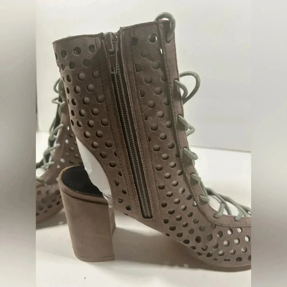 NIB!Shoe Shoe Republic LA-Suede Perforated-Lace UpPeep toe heel booties Size 9 - Picture 8 of 14